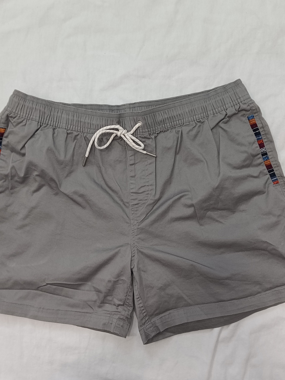 Wowie Extra Large Men's Gray Flat Front Drawstring Shorts W/Aztec Detail